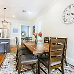 Hosteeva Chic 4 Bedroom Condo With High-End Upgrades Pool & Perfect Location