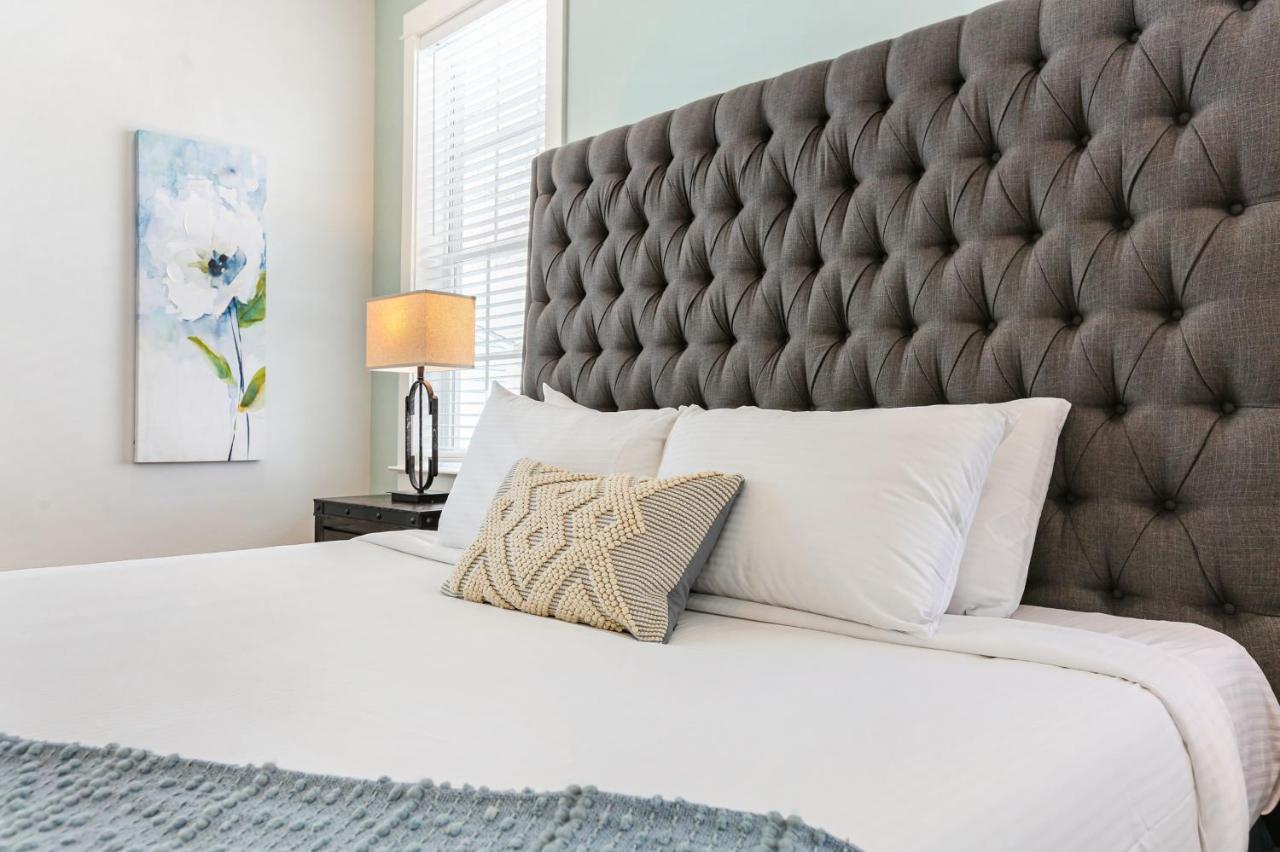 Hosteeva Chic 4 Bedroom With High-end Upgrades Pool & Perfect Location * New Orleans