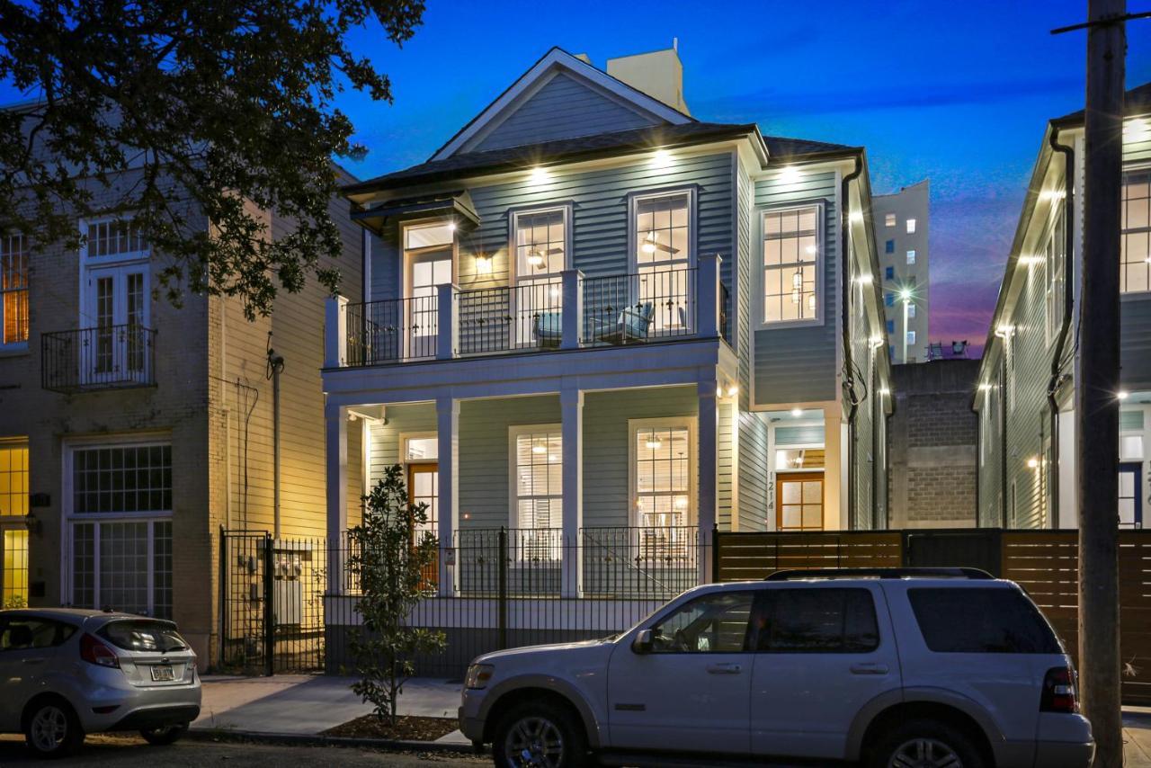Hosteeva Chic 4 Bedroom With High-end Upgrades Pool & Perfect Location * New Orleans